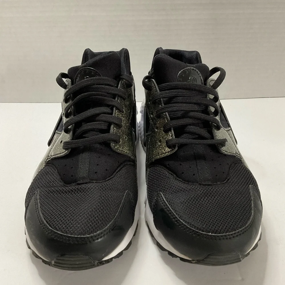 Nike Huaraches Black and Gold girls